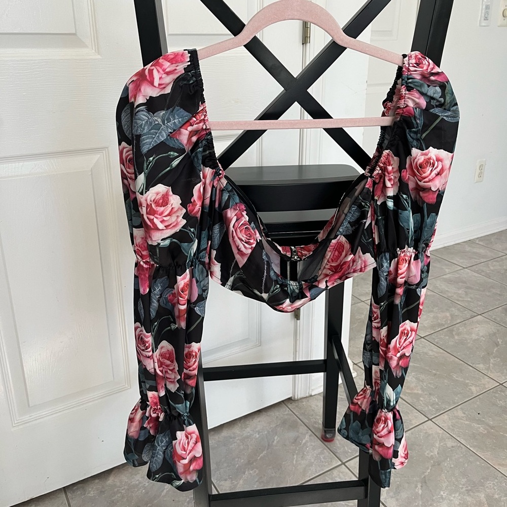 Floral puff sleeve crop top